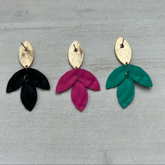 Black Color Coated Metal and Gold Tone Floral Earrings - Picture 9 of 9